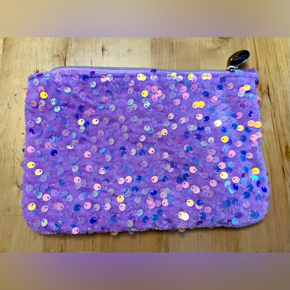 Cosmetics bag (NEW)